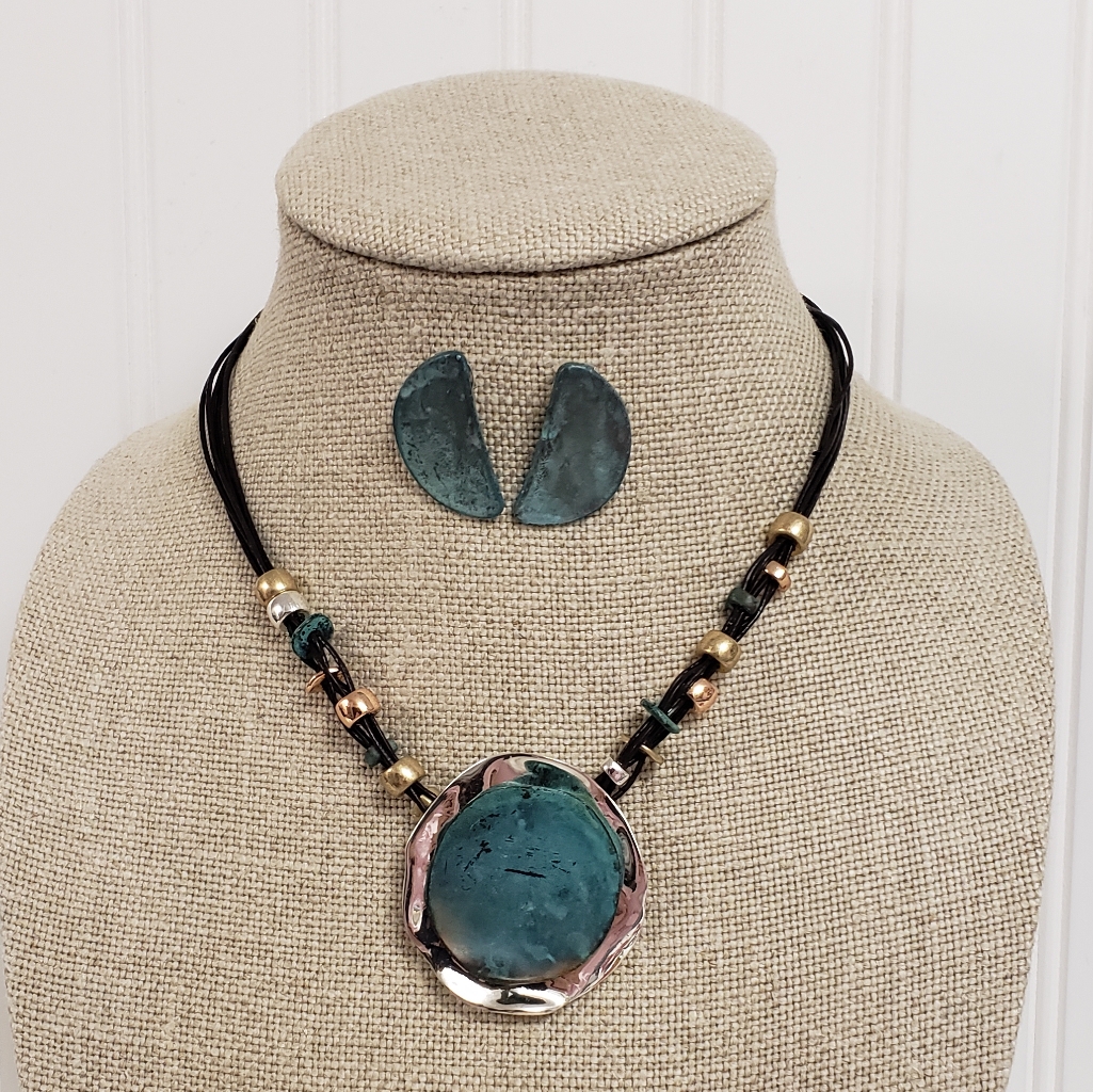 Robert Lee Morris Soho Turquoise Pendant Necklace And Earrings 65$